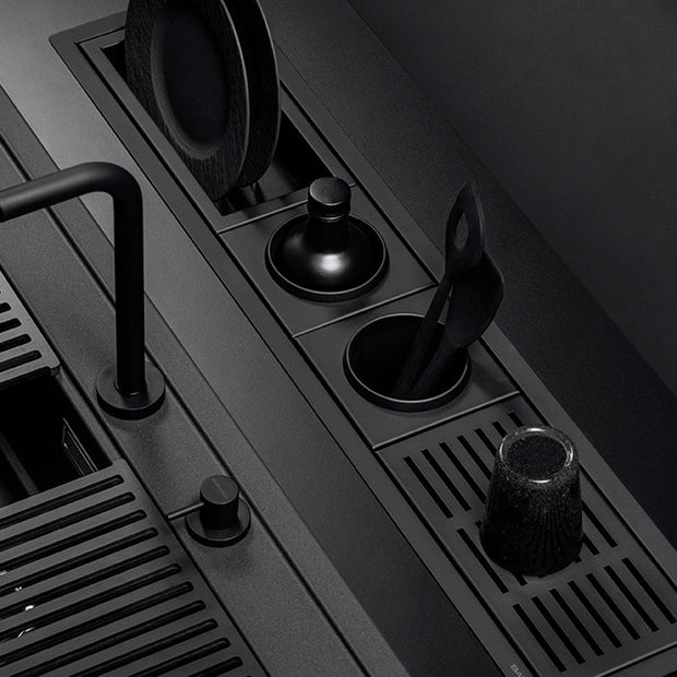 BLACK STAINLESS STEEL BOTTLE HOLDER