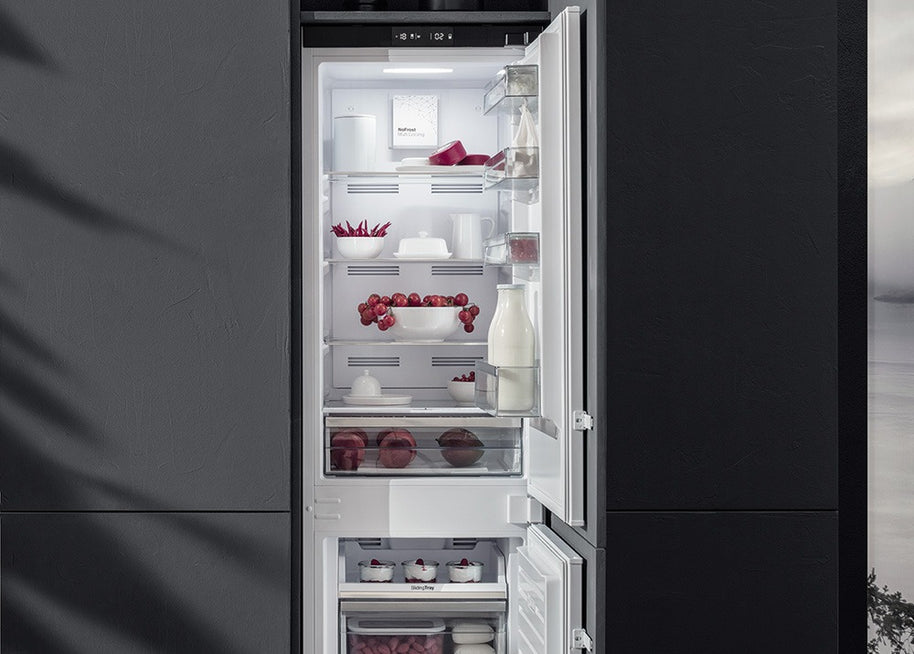 AURA ONE BUILT-IN COMBI-REFRIGERATOR 60CM