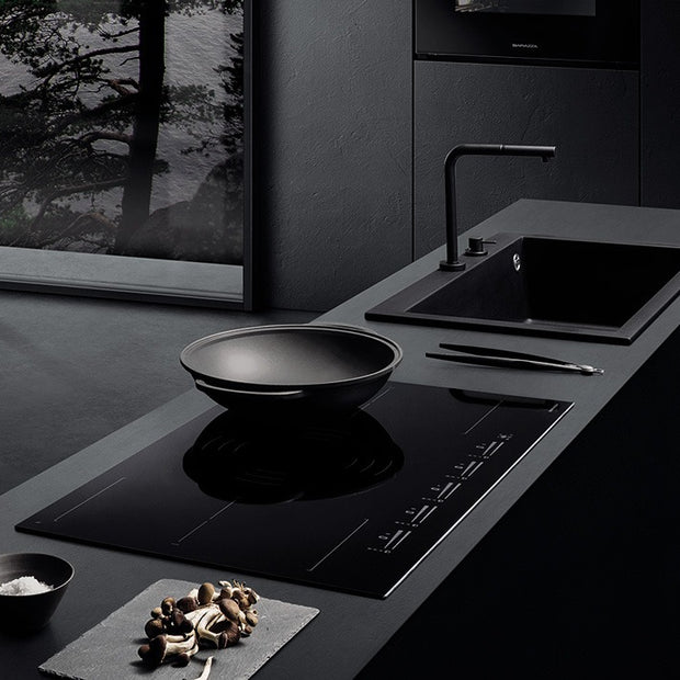90 CM BUILT-IN AND FLUSH FLUSH SPACE
