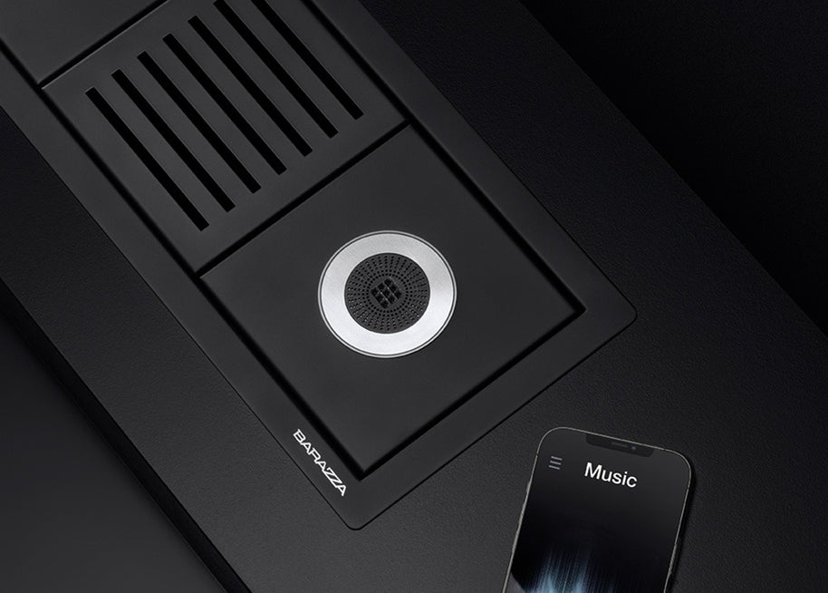 BLACK STAINLESS STEEL BLUETOOTH SPEAKER