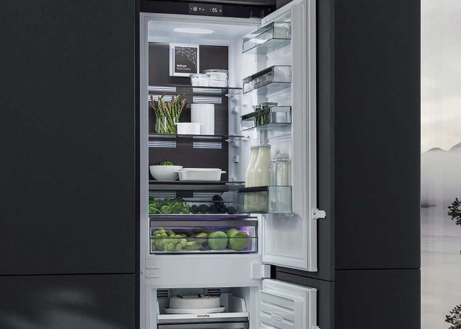 AURA ADVANCE BUILT-IN COMBI-REFRIGERATOR 60CM