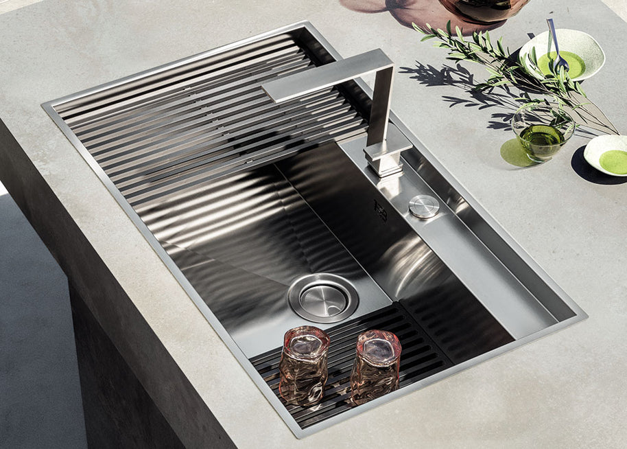 BUILT IN SINK SINGLE BUILT-IN OUT DOOR